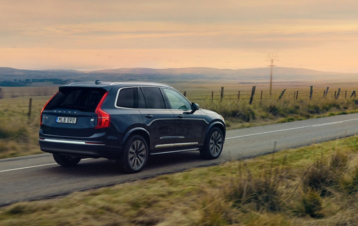 Volvo featured offer, a volvo on the road.